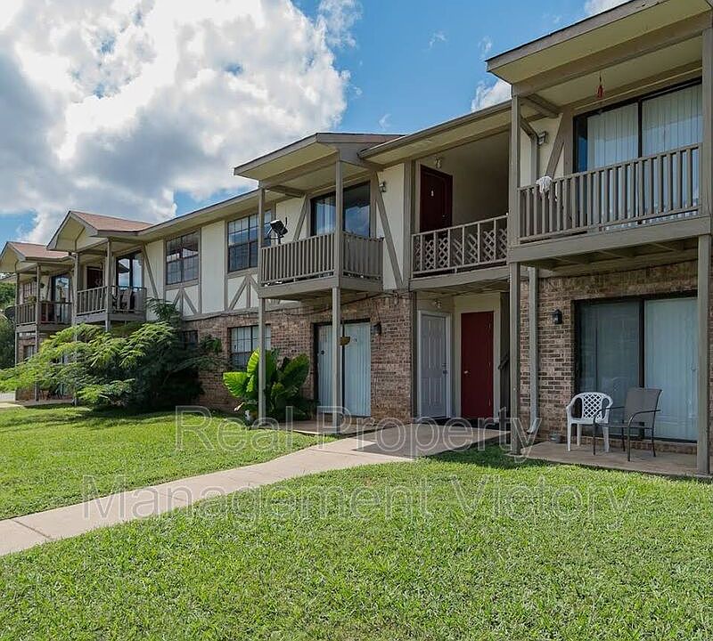 2nd image of 2323 Grayson Valley Dr