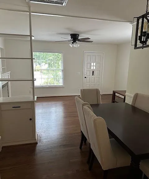 5918 Goodwin Ave — Photo 2