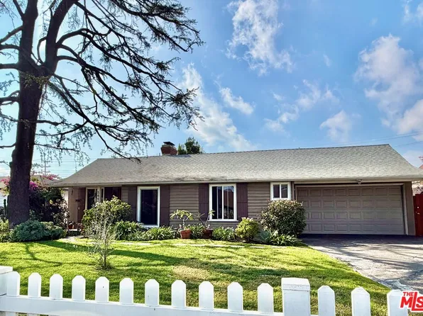 5445 Agnes Ave, Valley Village, CA 91607