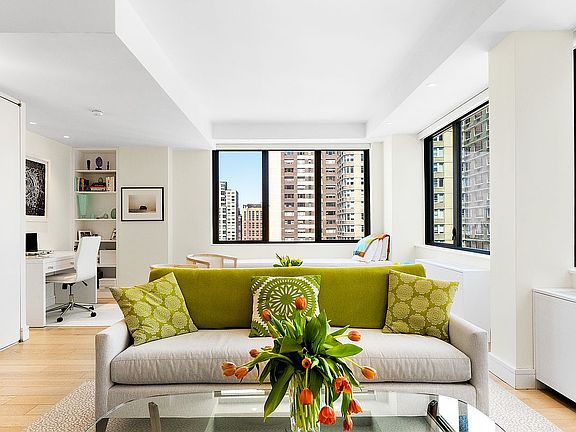 3rd image of 62 W 62nd St APT 26B