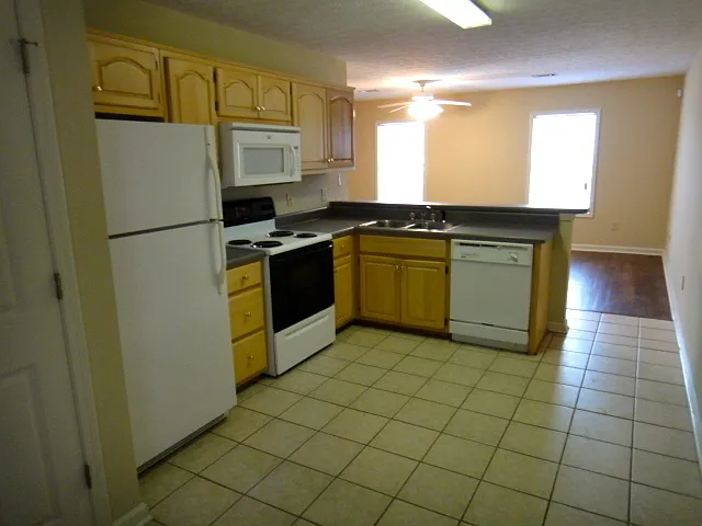 2006 Longview Ct — Photo 8