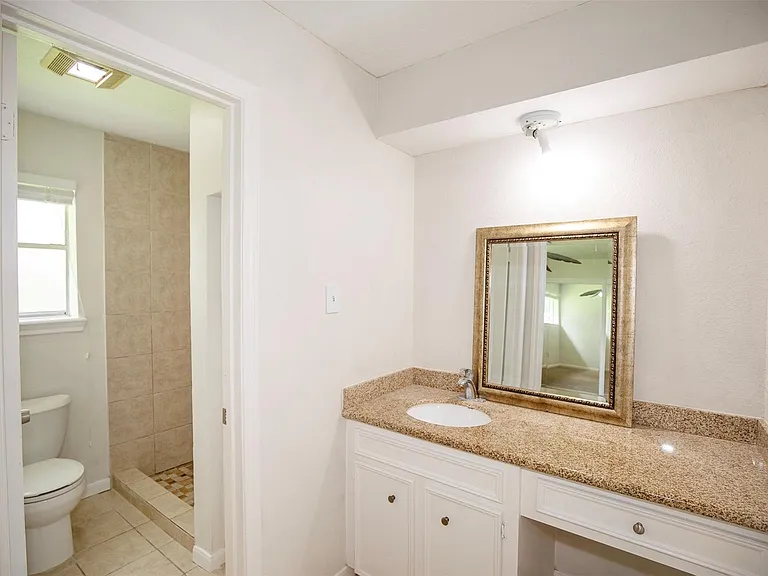 15106 Silverman St — Photo 21