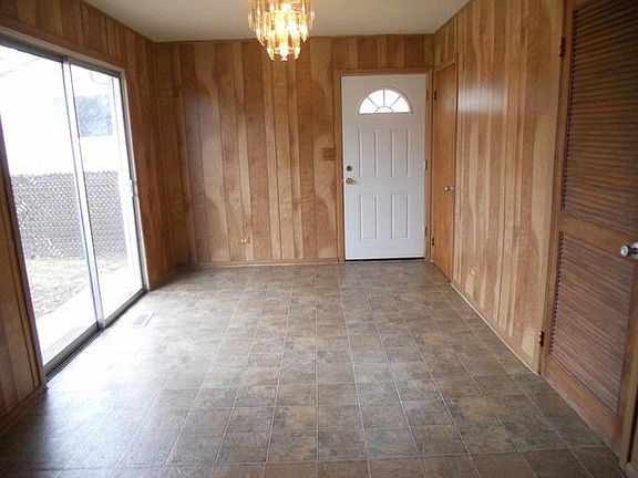 4th image of 756 Debra Dr