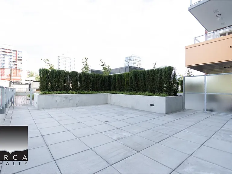 128 W 15th St #303 — Photo 29
