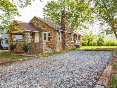 4195 Pisgah Dr, Canton, NC, 28716
