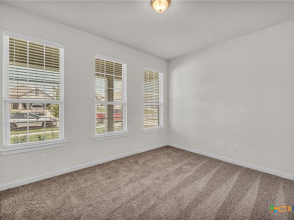 4th image of 909 James Parker Cir