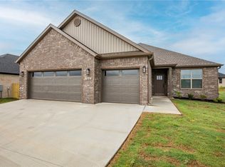 7843 Range Ave, Springdale, AR 72762