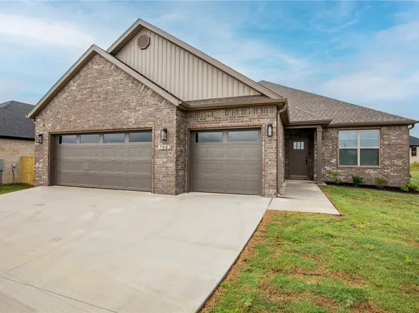 7843 Range Ave, Springdale, AR 72762