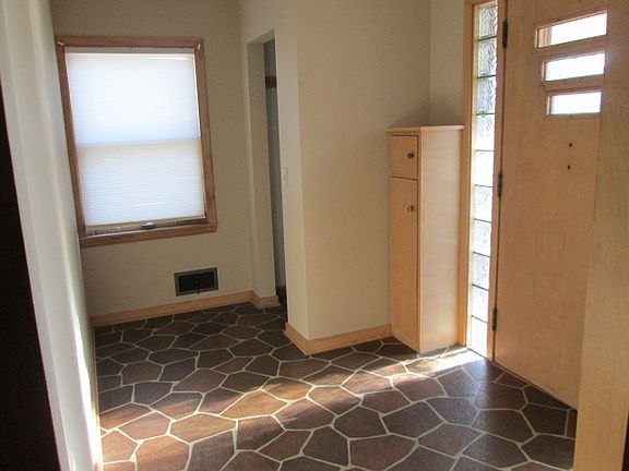 2nd image of 405 3rd Ave S
