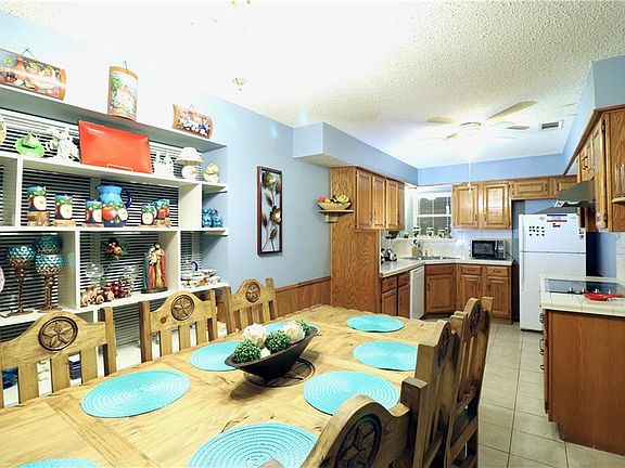 4th image of 1734 Rosemeade Cir