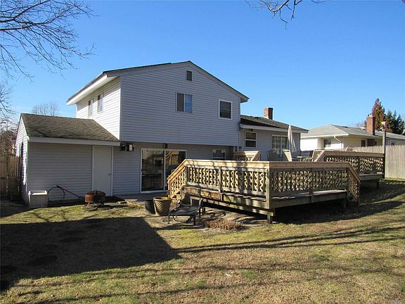 2nd image of 34 Nadel Dr