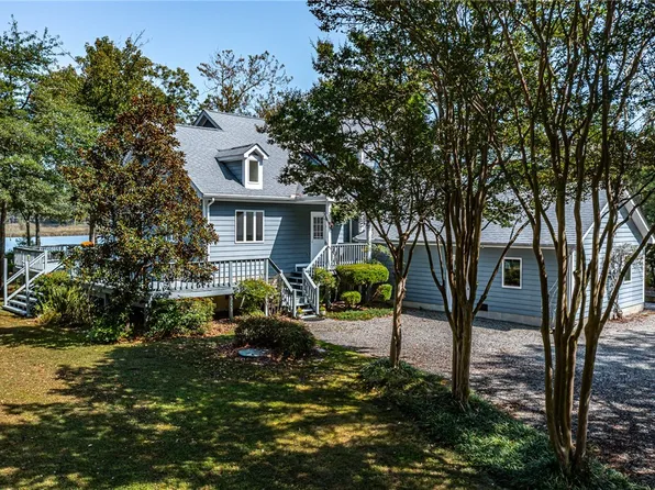 247 Brightwaters Dr, White Stone, VA 22578