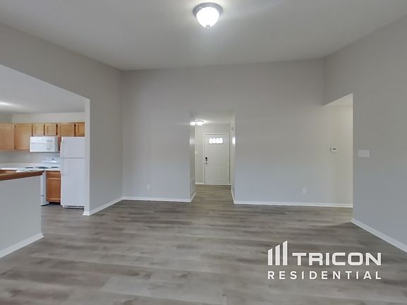 3rd image of 5435 Pine Knoll Blvd