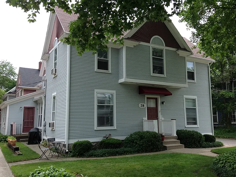 28 Union Ave NE #7 — Photo 1