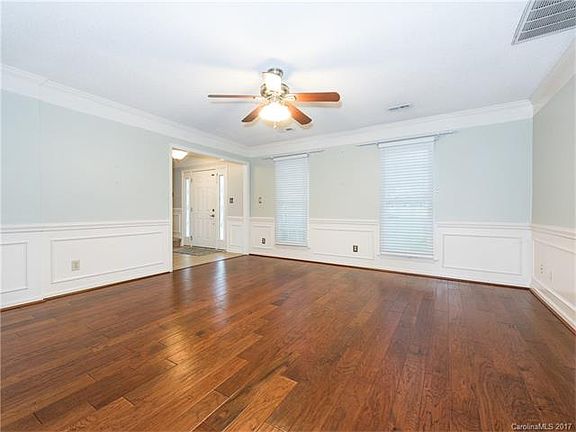 3rd image of 9123 Bertram Ct