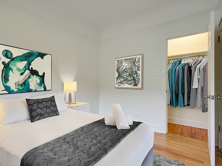 Barton Apartments — Photo 18