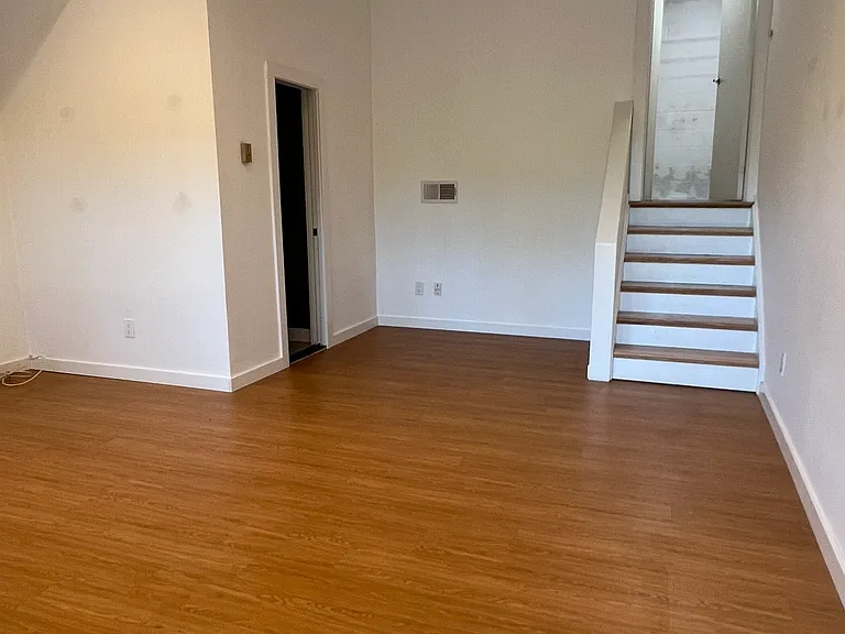 100 Hope St #5 — Photo 2