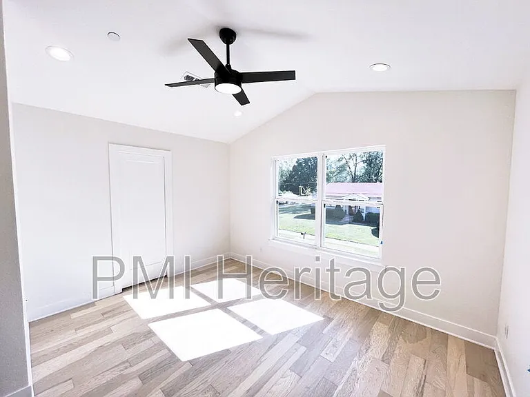 602 N 6th St — Photo 4