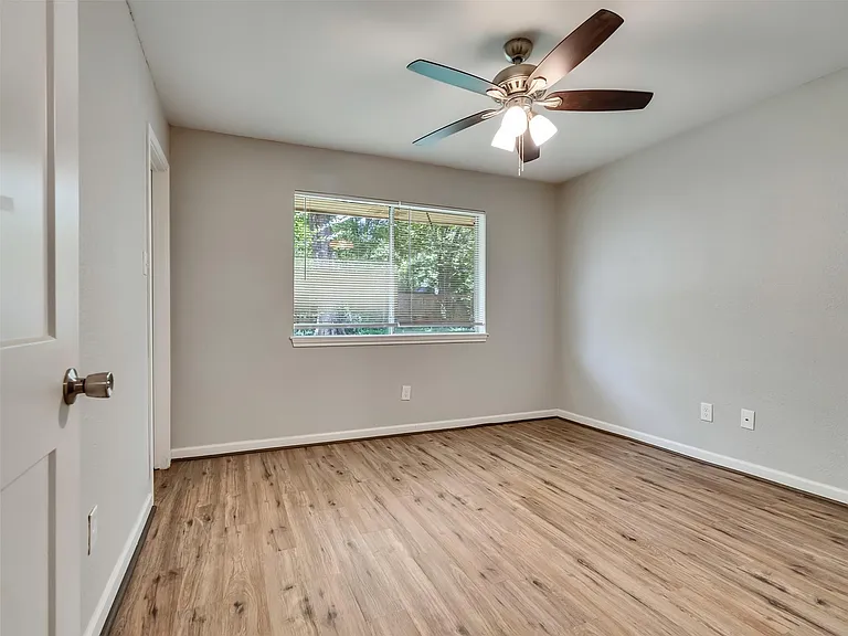 2030 Lone Rock Dr — Photo 30