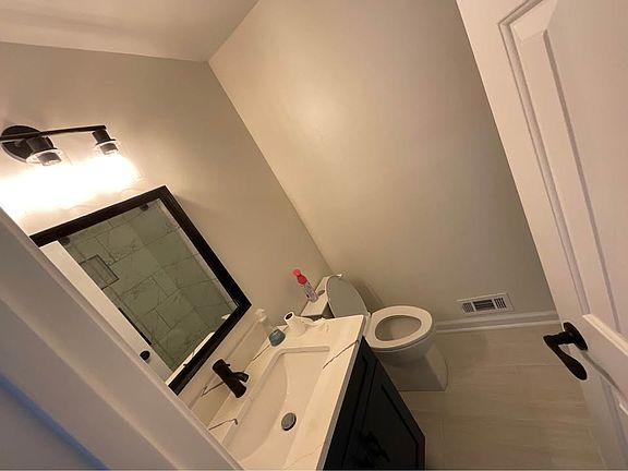 2nd image of 8243 Creekridge Cir