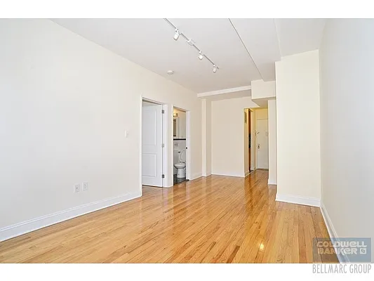 Rented by Aclawrence | media 9