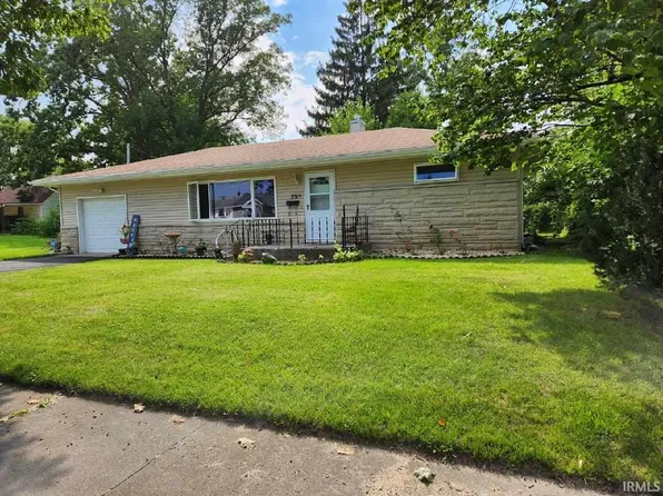 2315 Poinsette Dr, Fort Wayne, IN 46808