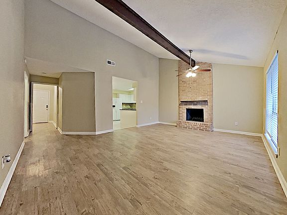 4th image of 16050 Bear Hill Dr