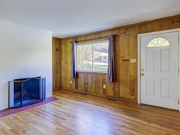 514 Hillsborough St, Chapel Hill, NC 27514