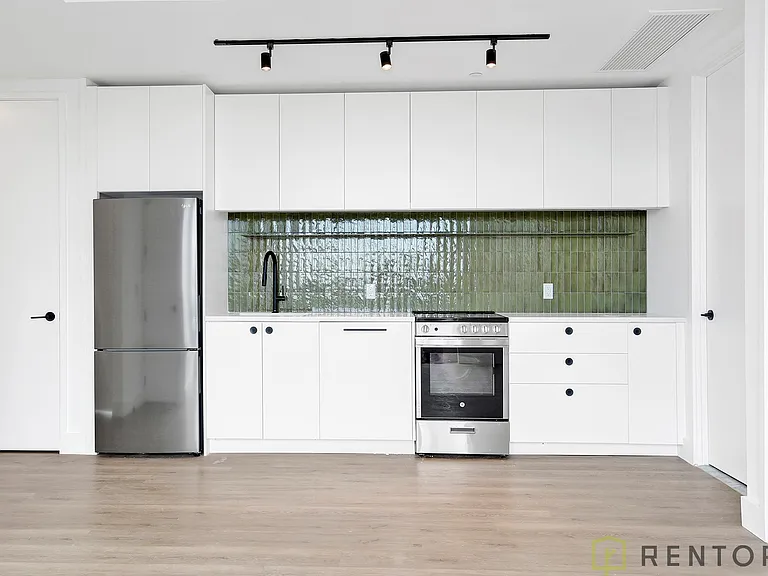 60 Cedar St #17G — Photo 5