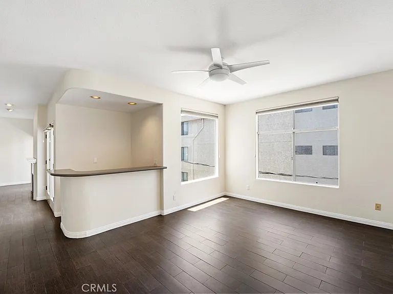4313 Van Nuys Blvd #203 — Photo 9