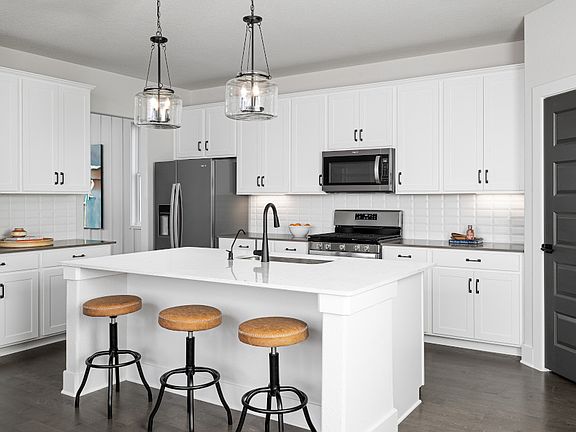 Lariat - Blue Jay Interior Image 3