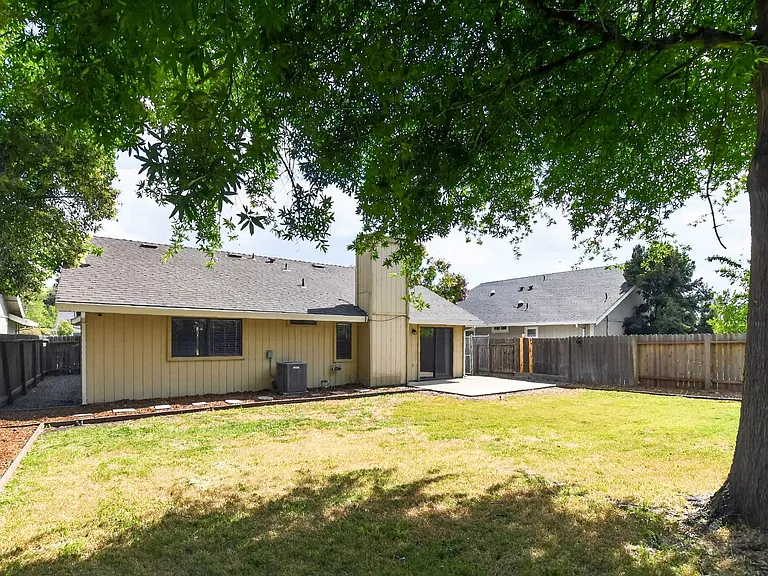 5213 Laguna Park Dr — Photo 28