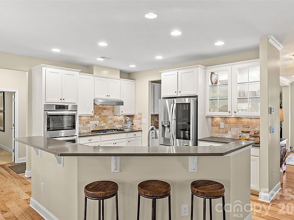 3rd image of 4131 Stacy Blvd