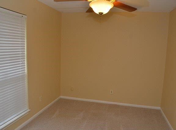 4th image of 807 Woodland West Dr