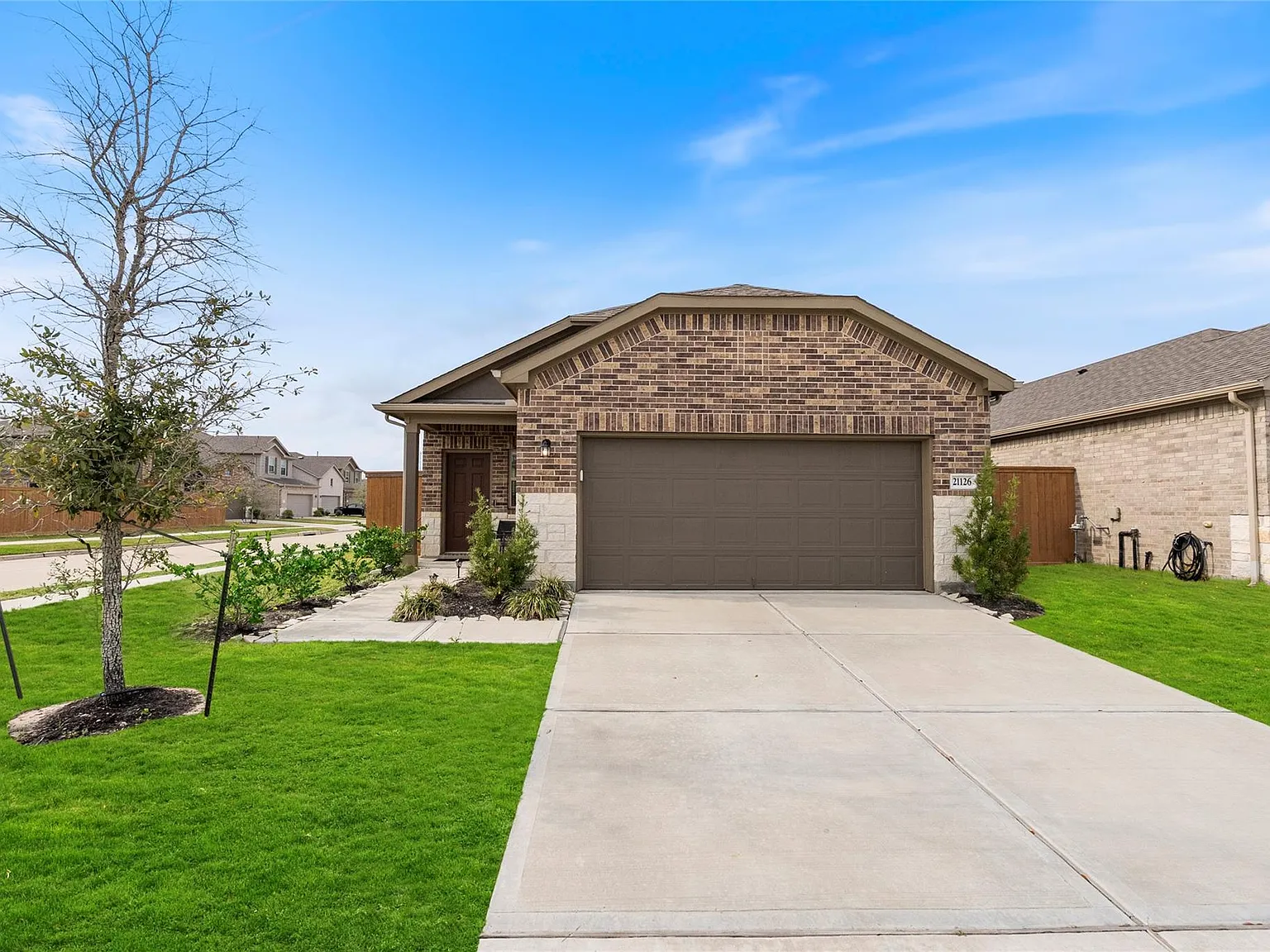 3 bed, 2.0 bath, 1580 sqft, $2,500 — Photo 3