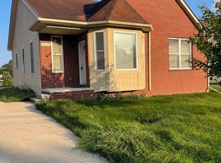 26895 Minock Cir, Redford, MI 48239