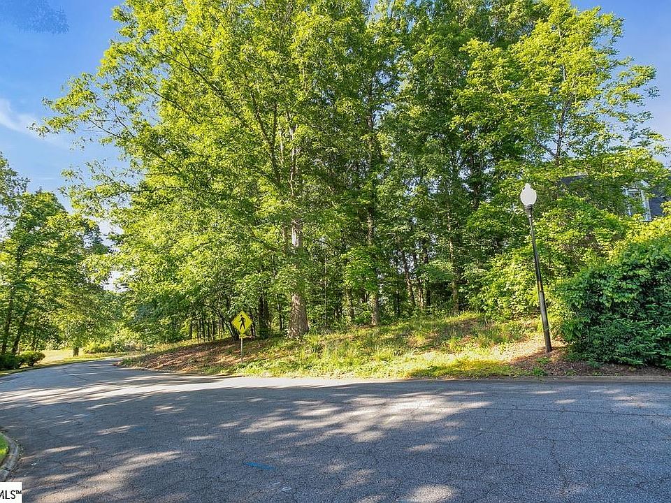 1st image of 219 Huntcliff Dr