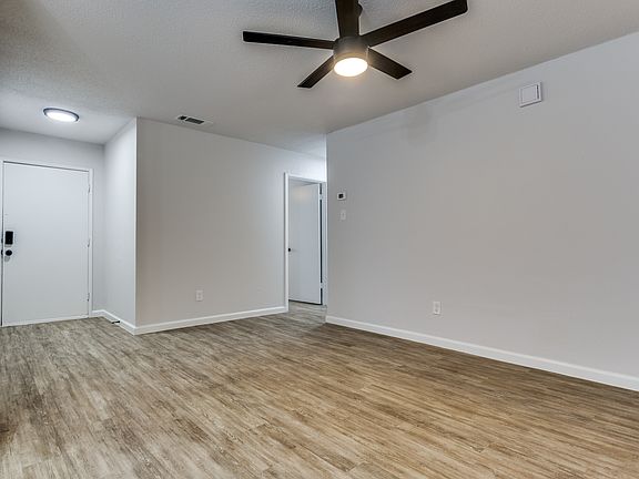 5th image of 1026 Shorecrest Dr