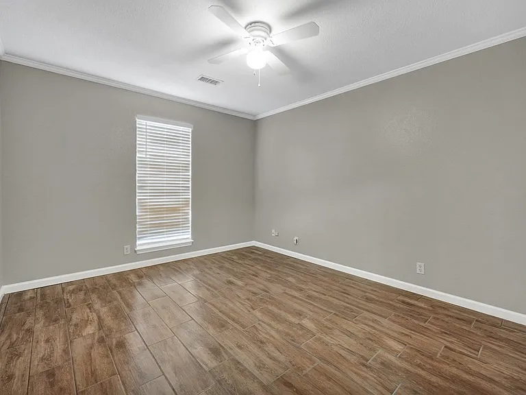 8632 Duke Ave — Photo 7