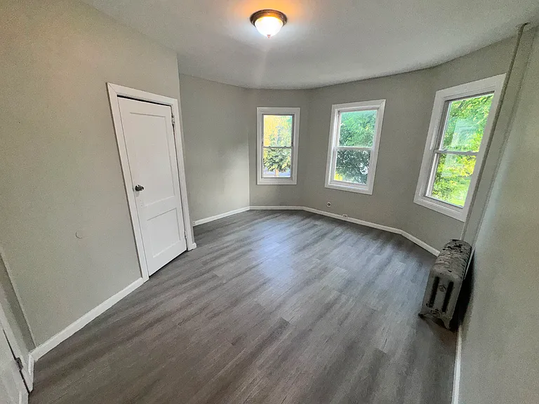 76 Eaton Pl #2F — Photo 6