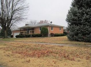 8209 Hidden River Trce #T, Charlestown, IN 47111