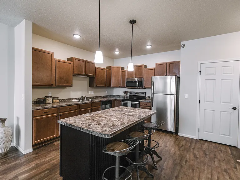 Lakewood Crossing Apartments — Photo 62