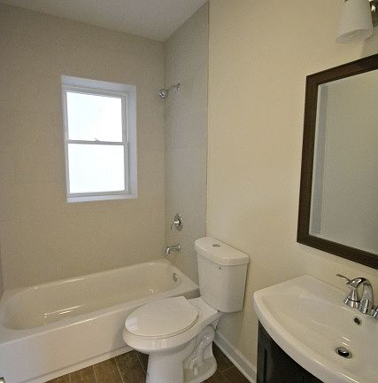2nd image of 4867 N Elston Ave #2
