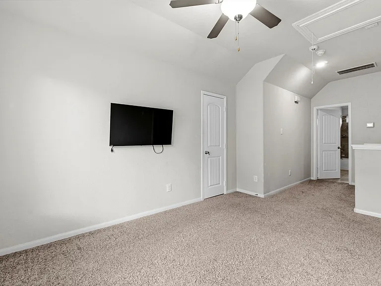 4551 Overlook Bend Dr — Photo 18