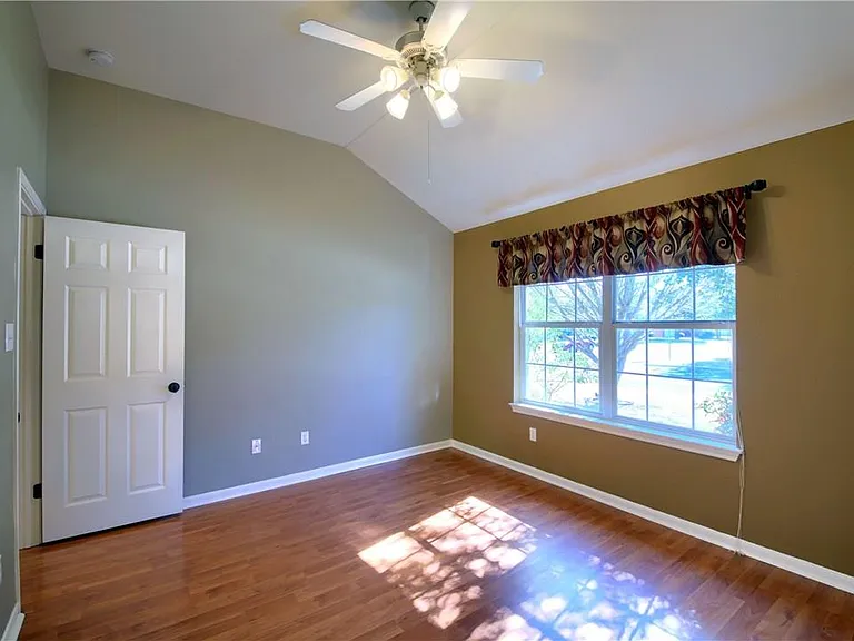 129 Copperwood Loop — Photo 5