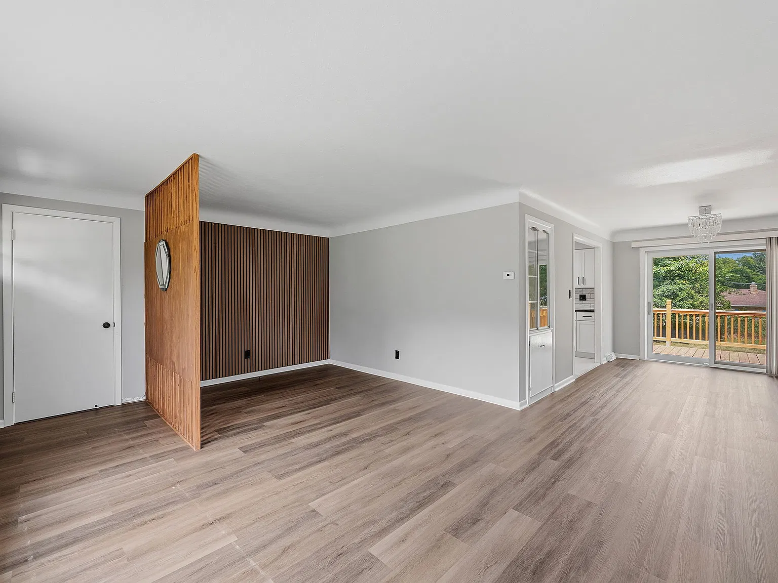 4 bed, 1.5 bath, 1976 sqft, $2,450 — Photo 4