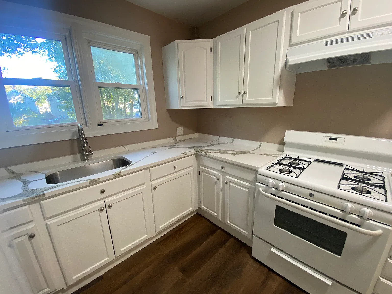 3 bed, $2,750 — Photo 2