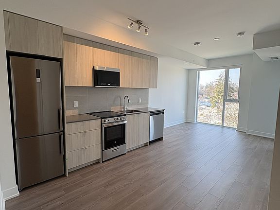 4th image of 2088 James St #313