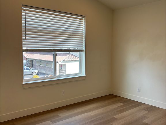 4th image of 3610 NW Port Ave #302