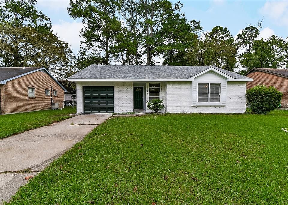 1st image of 12406 River Trail Dr